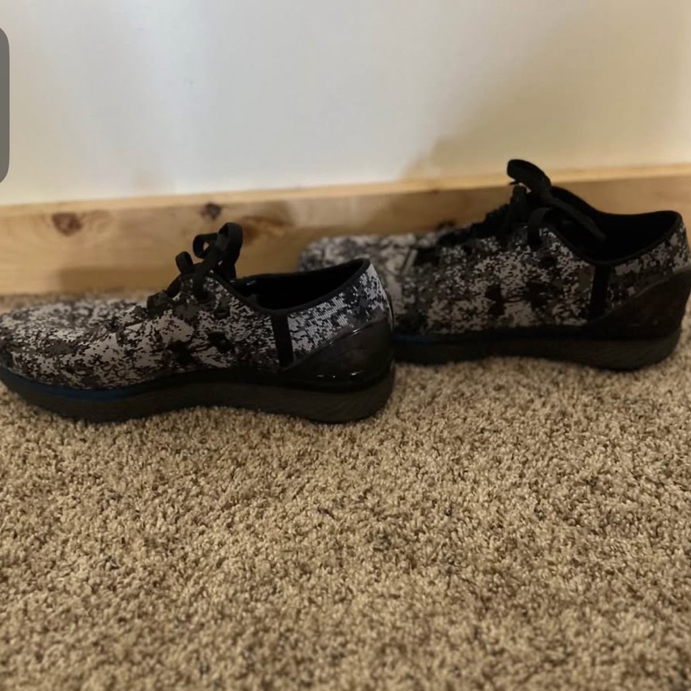 Under Armour Men’s Sneakers - Picture 4 of 4